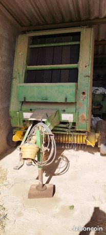 Vends round baller John Deere 550