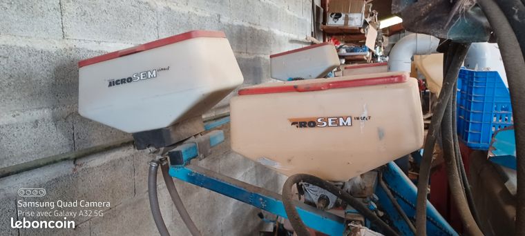 Vends semoir monosem 4 rangs fertilisation 250kg insecticide molucide désherbant sur le rang cuve 220litres