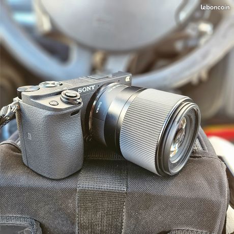Vends SONY A6400 + Sigma 30mm