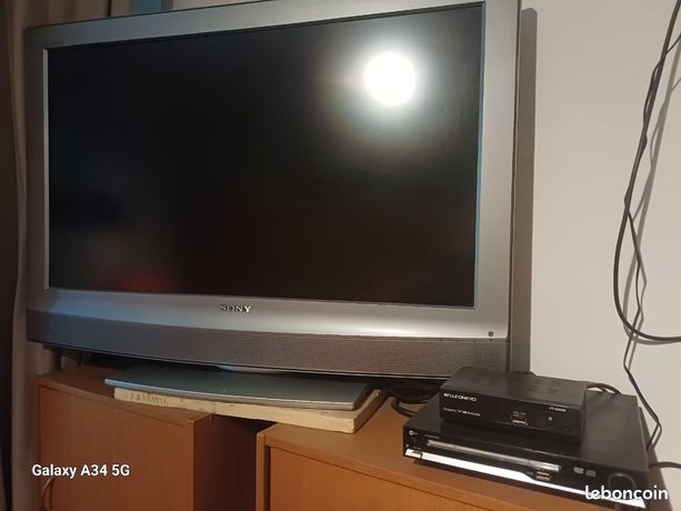 Vends télé plus adaptateur tnt antenne indépendante sonny le tout 100euros