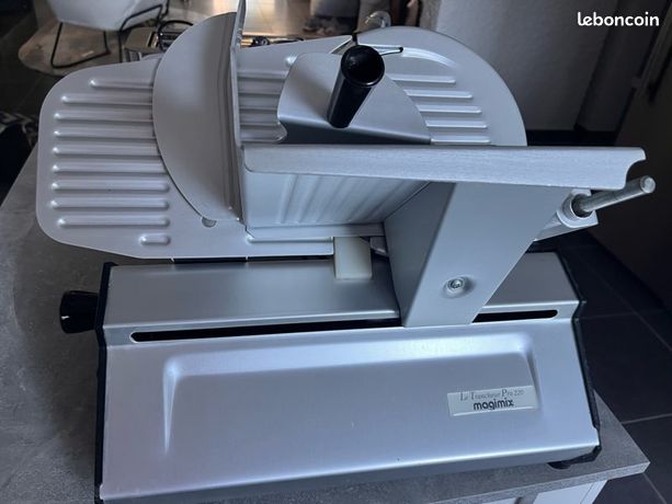 Vends trancheuse MAGIMIX professionnel en excellent état