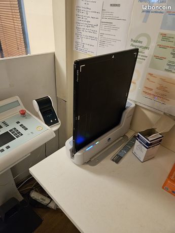 Vente de Table de Radio marque OPÉRA