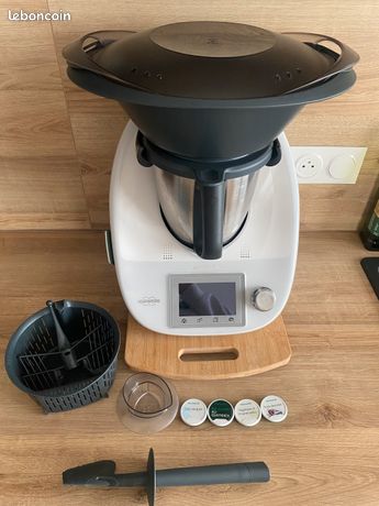 Thermomix TM5 + livres en cles et clé connectée