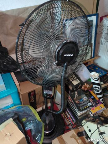 Ventilateur brumisateur sur pied