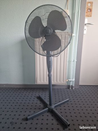 Ventilateur sur pieds