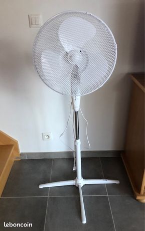Ventilateur sur pied