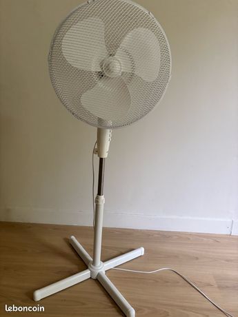 Ventilateur sur pied