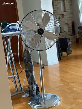 Ventilateur sur pied