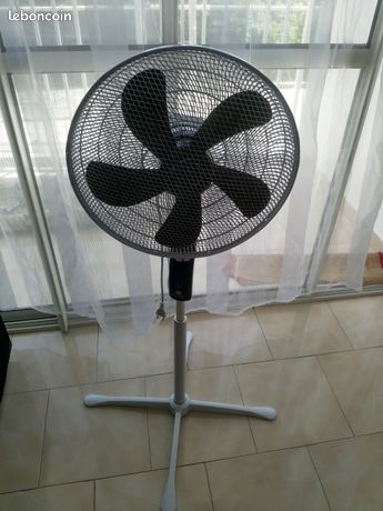 Ventillateur a pied