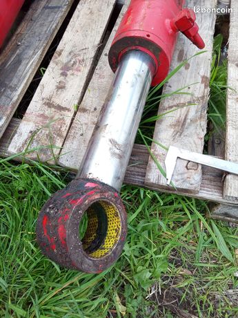 Vérin hydraulique double effet