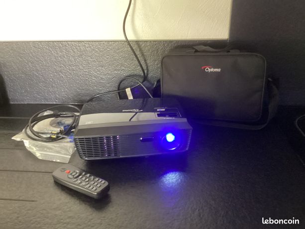 Vidéo projecteur marque Optoma ES521