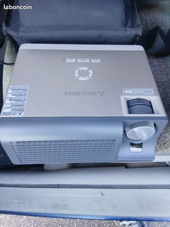 Vidéo projecteur mutsibichi peu servi prix 80