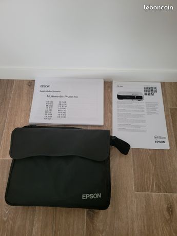 Vidéoprojecteur haute qualité HDMI et VGA epson EB-S04 EBS04