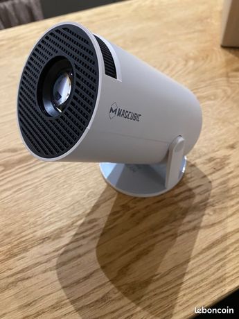 Vidéoprojecteur LED Maccubic HY300 Compact Design & Ultra Pratique