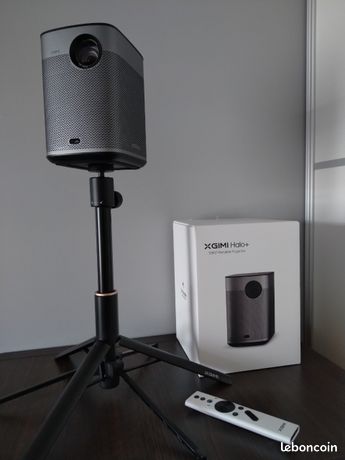 Vidéoprojecteur portable XGIMI Halo+ 2024 avec trépied