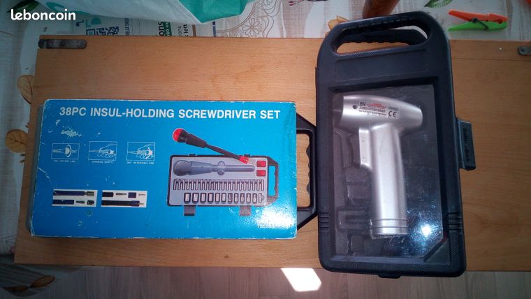 Visseuse a pile avec boite tounevis complete