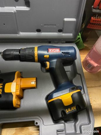 Visseuse perceuse ryobi en excellent état