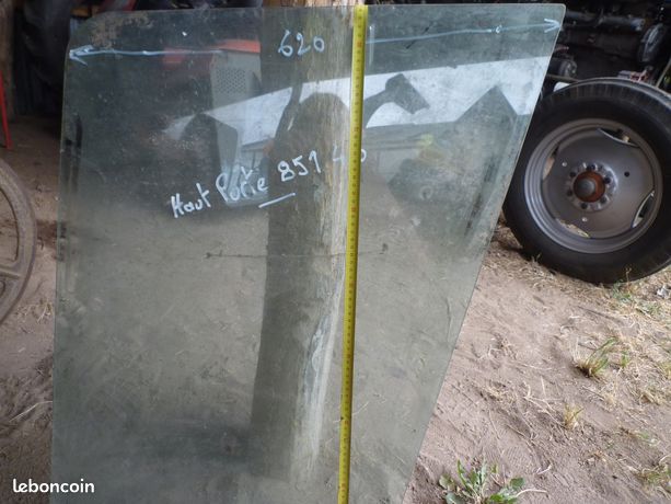 Vitres de cabine de Renault 851 4s