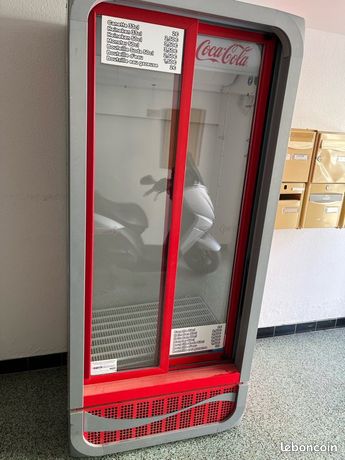 Vitrine professionnelle à réviser en tbe