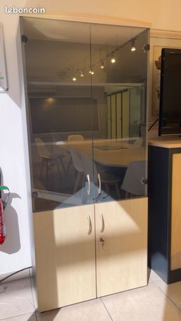 Vitrines / Armoires de rangement en bois et verre Très bon état 3 disponibles