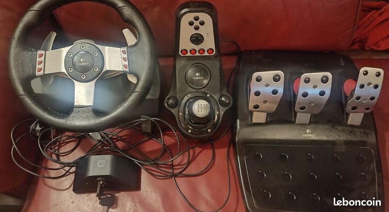 Volant Logitech G27 complet + barillet d'allumage