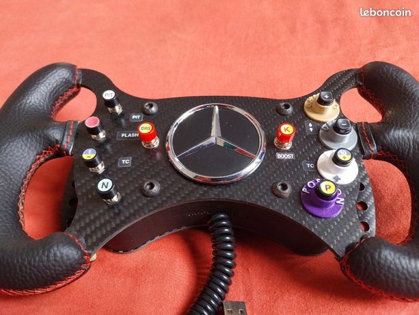 Volant THRUSTMASTER Custom GT3 AMG