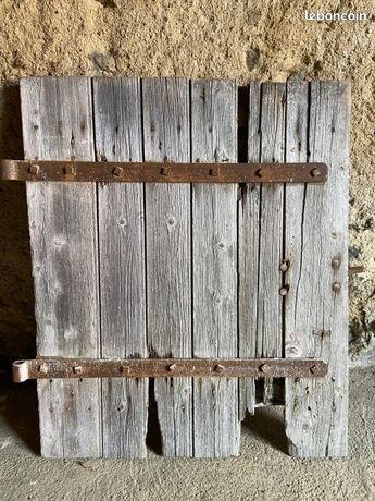 Volet de grange avec ferrure