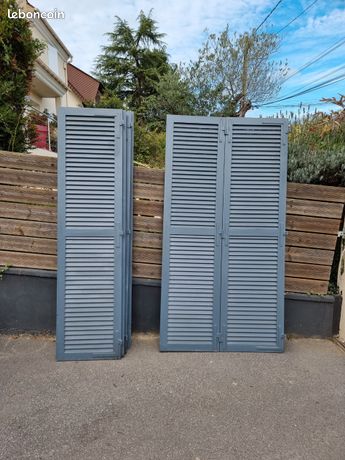 Volets persiennes en bois