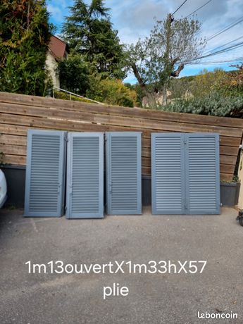 Volets persiennes gris