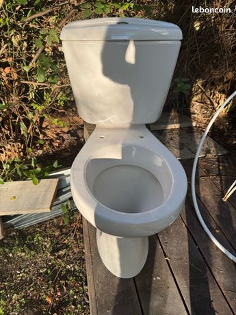 Wc à poser avec réservoir chasse deau ok