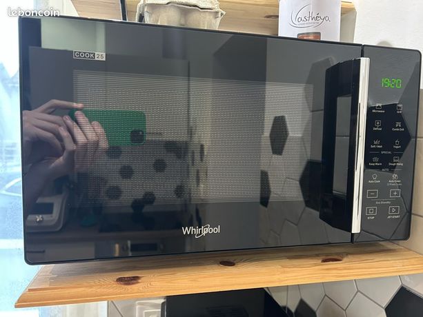 Whirlpool micro-onde peu servi
