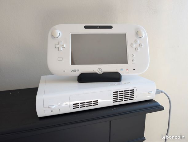 Wii u blanche avec 33 jeux