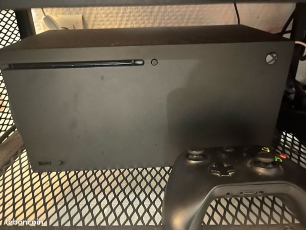 Xbox série x, presque pas utiliser, neuve
