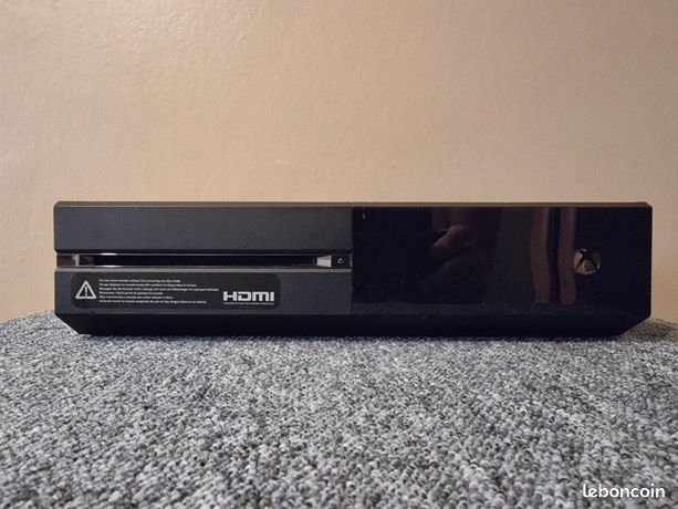 Xbox one complète + 1 jeu