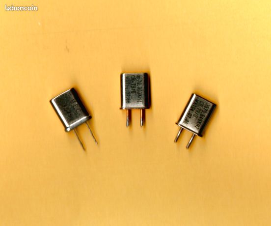 Xtal ou QUARTZ Radio 3, 579 MHz pour OSCILLATEUR