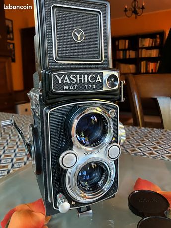 Yashica mat 124