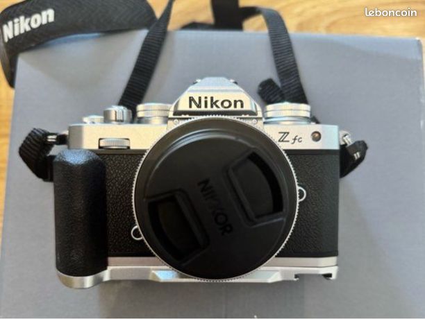 Zfc Nikon + grip + 16-50 mm